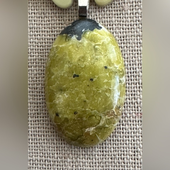 Adjustable 16-1/2 inch Jade and Lizardite gemstone bead Necklace NWOT - Picture 7 of 9